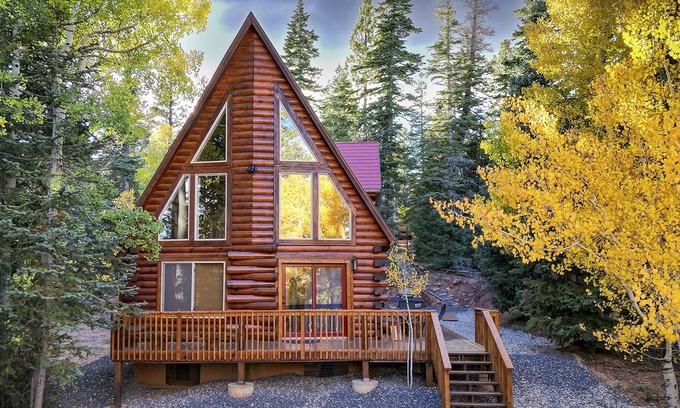 Duck Creek Village Cabin | Walk to Duck Creek Village: A-Frame Getaway!