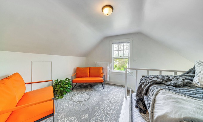 Taylor Berry Apartment | Walk to Kentucky Derby: Louisville Studio!