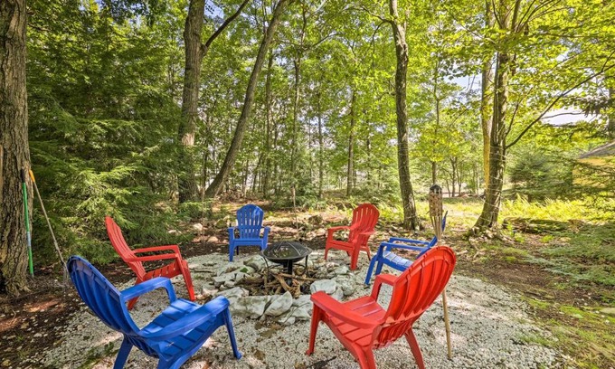 Pocono Summit House | Walk to Lake Game Room Getaway in Pocono Summit!