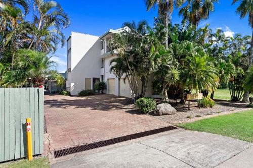 Pialba Apartment | Walk To The Beach in Pialba