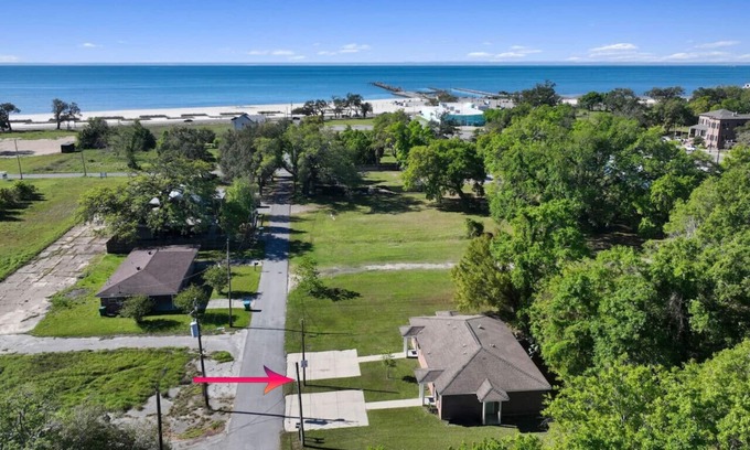 Mississippi City Apartment | Walk to the Beach! No cleaning fee!
