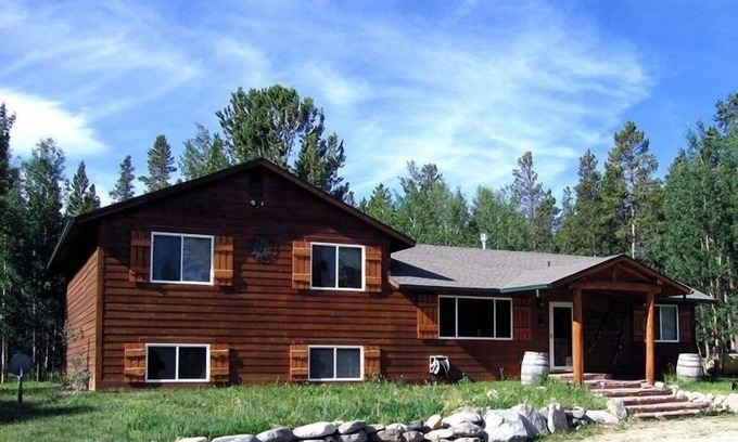 Fairplay House | Walk to Town! - Zip Lines, Mtn. Croquet, Sand Volleyball, Hot Tub and Hammocks!