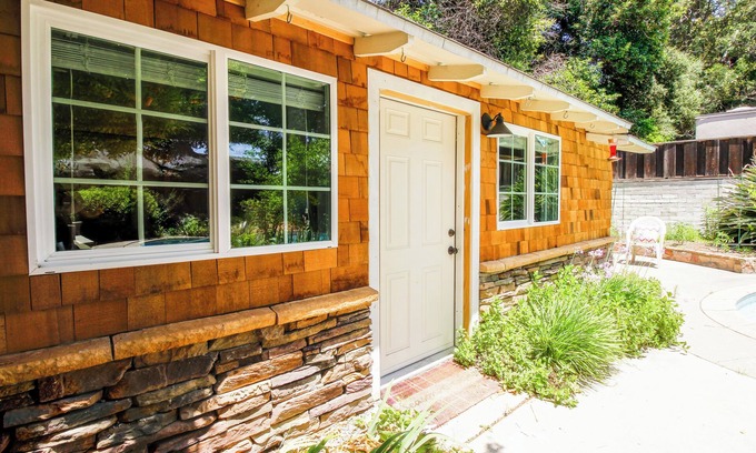 Claremont House | Walk to Village & 5C's & Trader Joe's/Private Pool