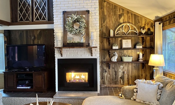 Ellicottville House | Walk to weddings,concerts and mountain activities.nAir/con