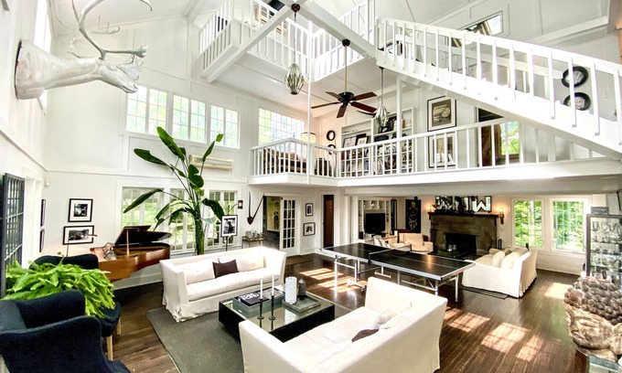 Woodstock House | Walk To Woodstock, Streamside W/In Ground Pool