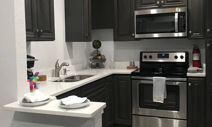 Arsenal Apartment | Walkable Downtown Fun! Near Riverwalk, King William, Bluestar & La Villita