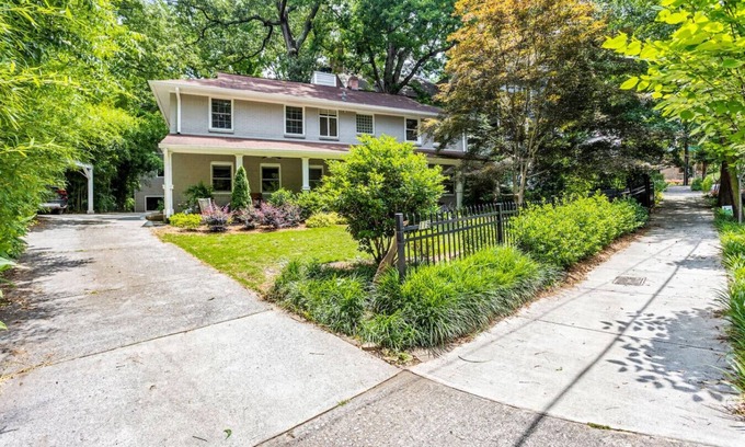 Inman Park Condo | Walkable Inman Park Retreat by Beltline Krog & Eateries