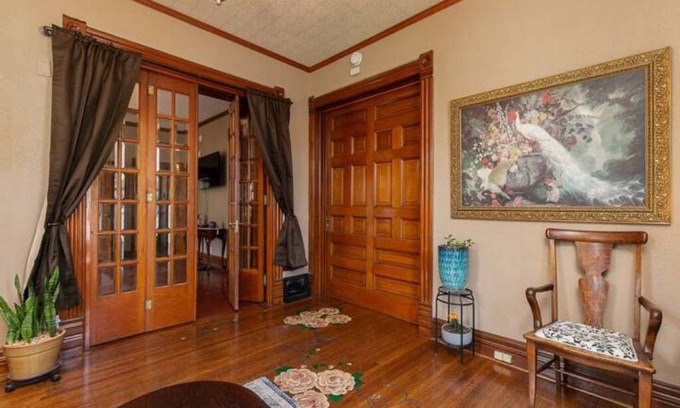 Springfield Villa | Walkable to MSU, Downtown, & Hammonds Stadium!