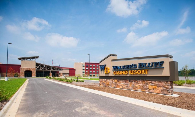 Carterville Resort | Walker's Bluff Casino Resort