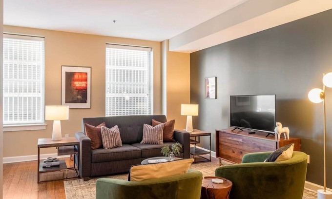 Downtown Memphis Apartment | Walkers Paradise & Stunning Eclectic Digs!