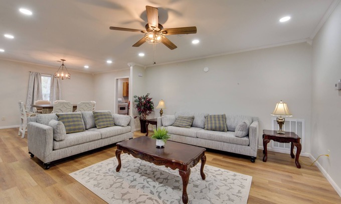Westlake House | Walking Distance to Casino: Home in Westlake!