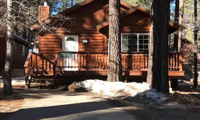 Summit Estates Cabin | Walking Distance to Snow Summit