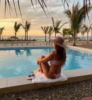Punta Sal House | Wallac Bungalows Canoas de Punta Sal