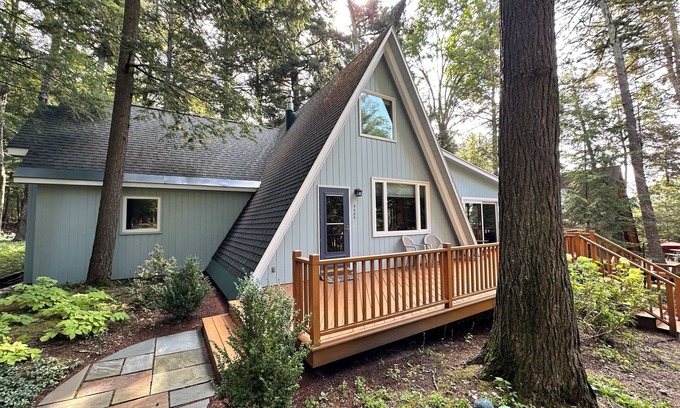 Walloon Lake House | Walloon Village Home- Few Steps To Lake Access!