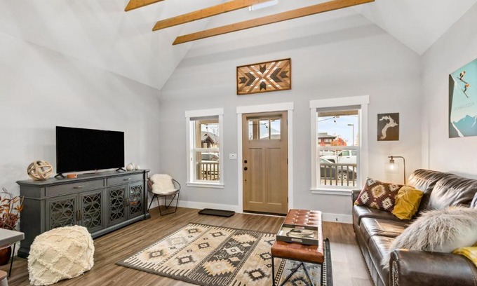 Sandpoint House | Walnut Cottage