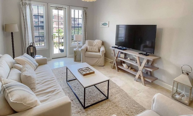 Seacrest Beach Condo | Walton Waves 332-Sleeps 10