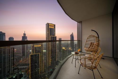 Downtown Dubai Apartment | Wanderhaus- Elegant 2BR Apartment Downtown Dubai