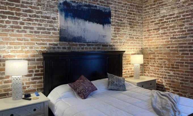 Historic District - North House | Wanderlust on Congress 2B 1 1/2bath in heart of the historic district