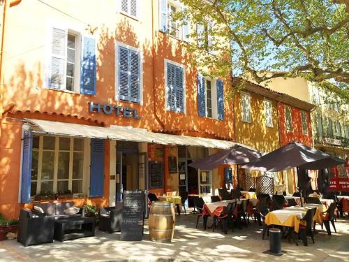 Villecroze Apartment | Wangberg Provence