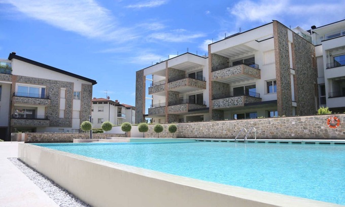 Rivoltella Apartment | Warda A12 Exclusive Holigarda