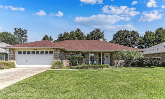 Florida Panhandle House | Warm and Inviting 4BR Home, Perfect for Families