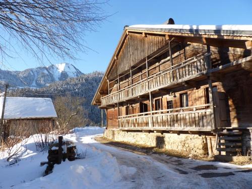 Abondance Ski Chalet | Warm and Stylish Boutique Lodge L'Etoile de Savoie
