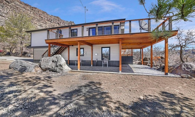 Twin Falls House | Warm Creek Bungalow, RIVER VIEWS