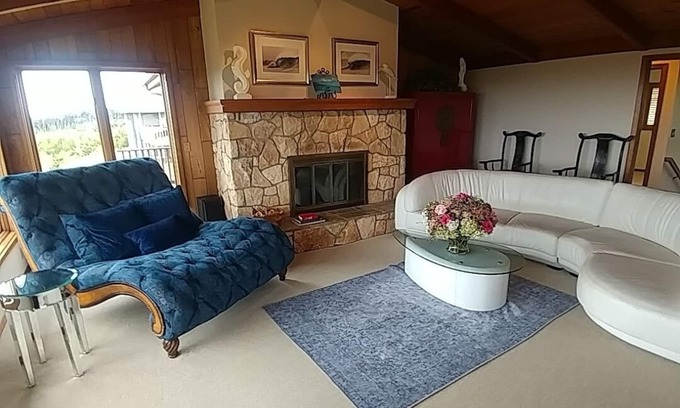 Warrenton House | Warrenton Ore Beach Estate, Sleeps 12. n