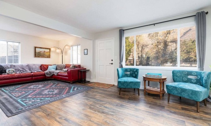 Cottonwood Heights House | Wasatch Cottage-HotTub, PoolTable, Skier`s Dream!