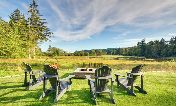 Port Ludlow House | Washington Gem on 8.5 Acres: Clamming Nearby!