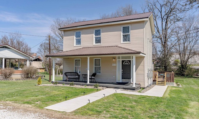 Munfordville Apartment | Washington St/Studio apartment/Centrally located