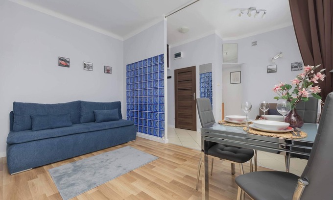 Saska Kepa Apartment | Waszyngtona 38/40 | Warszawa | Bright Studio with Balcony | AC | Close to PGE