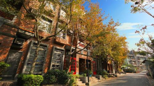 Shuili House | Water Bridge Red House