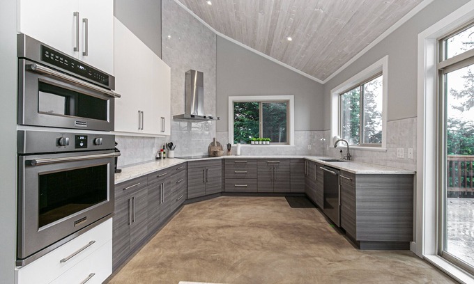 Juan de Fuca Electoral Area House | Water Front Home with Private Dock and Hot tub