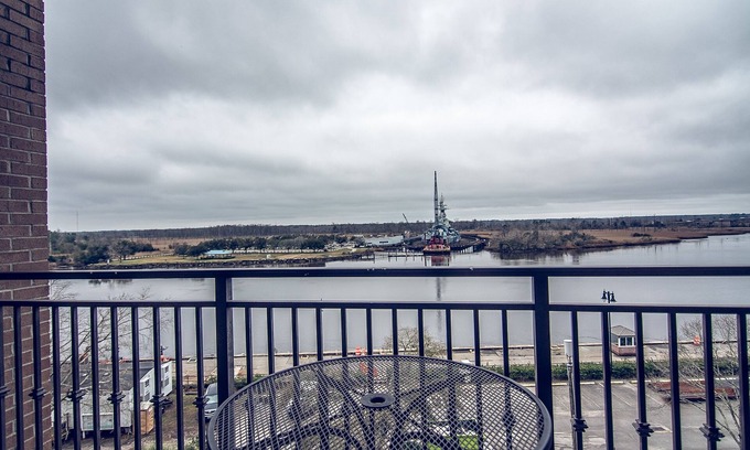 Downtown Wilmington Condo | Water Street Retreats