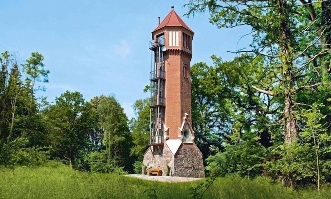 Kuchelmiss House | Water tower, Kuchelmiss