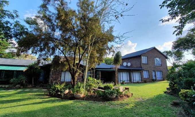 Greater Johannesburg Metropolitan Area Bed & Breakfast | Waterfall Bed & Breakfast