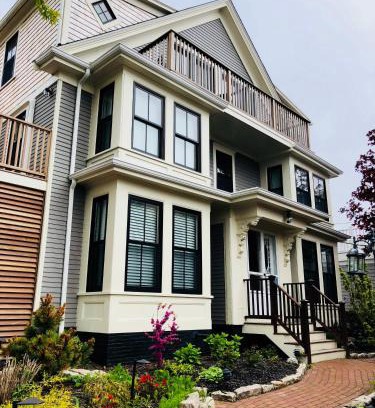 Commercial Street Hotel | Waterford Inn Provincetown