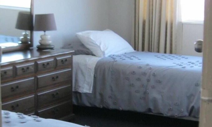 Kaikoura House | Waterfront 3 -bedroom bungalow opposite the South Bay Marina and public slipway