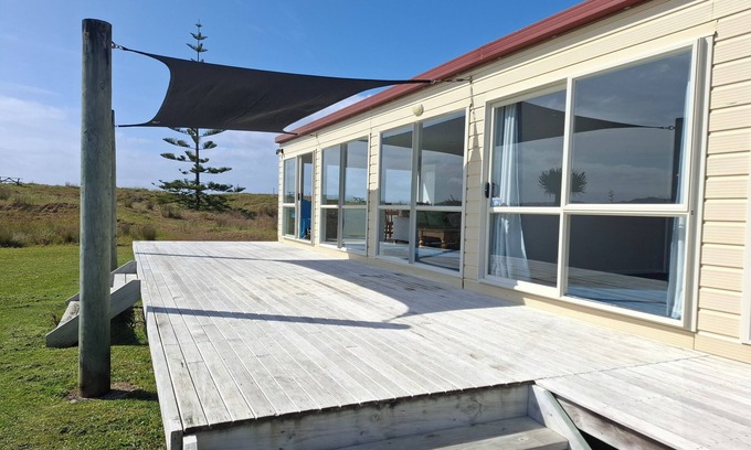 Karkari Peninsula House | Waterfront at Tokerau Beach
