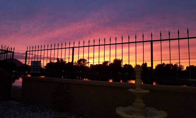 South Scottsdale House | Waterfront - Camelback Mountain Views, Golf Course views, Pet Friendly, Family Friendly.