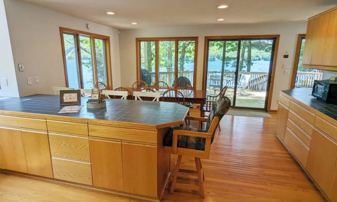 Newbury House | Waterfront Charm on Lake Sunapee