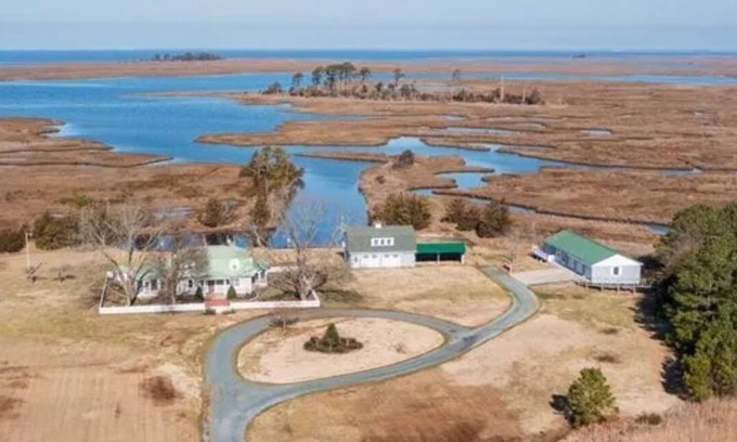 Greenbush House | Waterfront Estate - Amazing Views And Sunsets - Pet Friendly - New rate for 2025