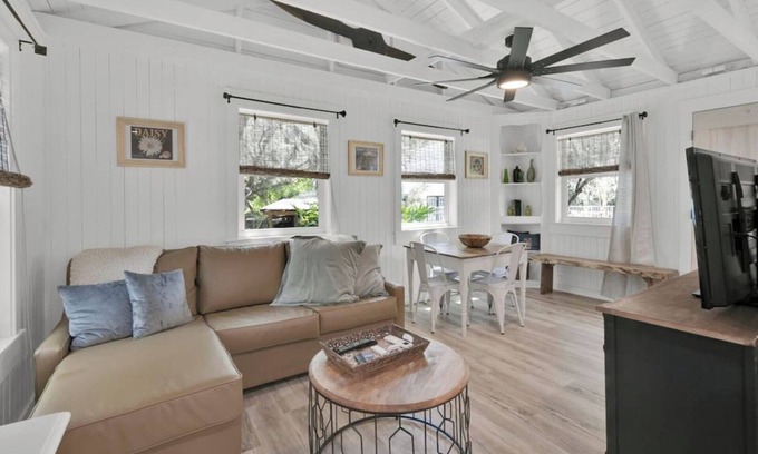 Shalimar House | Waterfront Guest Studio Bungalow Cottage Retreat