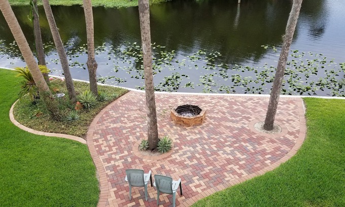 Astor House | Waterfront Guest Suite on St Johns River 30 minutes from Daytona