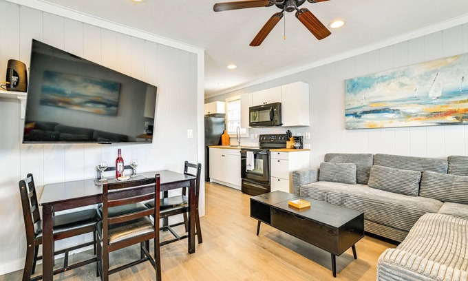 Sherrills Ford House | Waterfront Living & Resort Perks! Lake Norman Stay