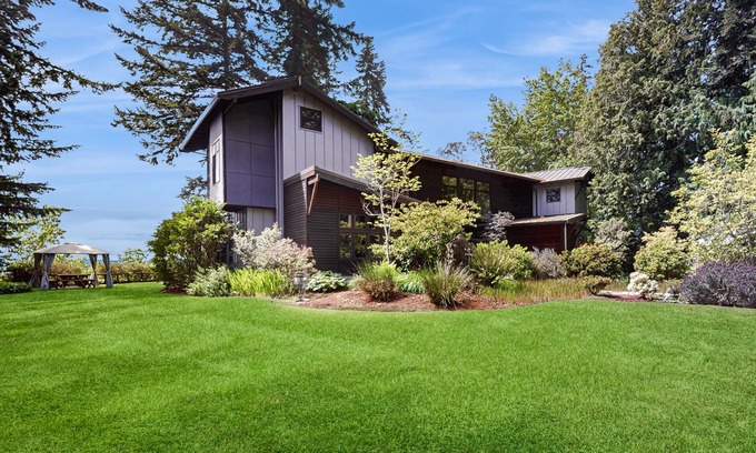 Poulsbo House | Waterfront luxury home with quick access to Seattle by Ferry