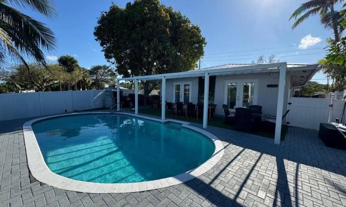 Wilton Manors Villa | Waterfront, Luxury Home, with pooln