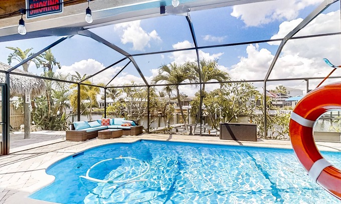 Apollo Beach House | Waterfront Paradise in Apollo Beach