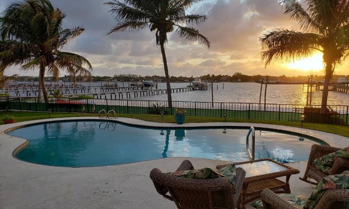 East Central Boulevard House | Waterfront , Paradise Luxury Intracoastal Home with Private Pool, East Lantana.